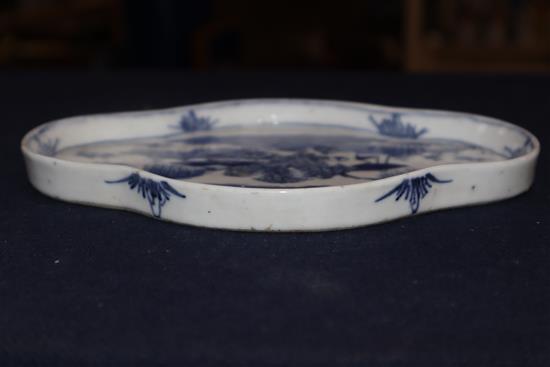 A Chinese blue and white tray length 19cm